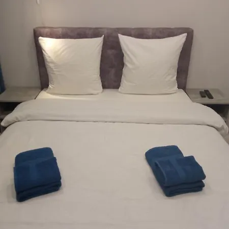 Apartment нова і затишна у центрі *